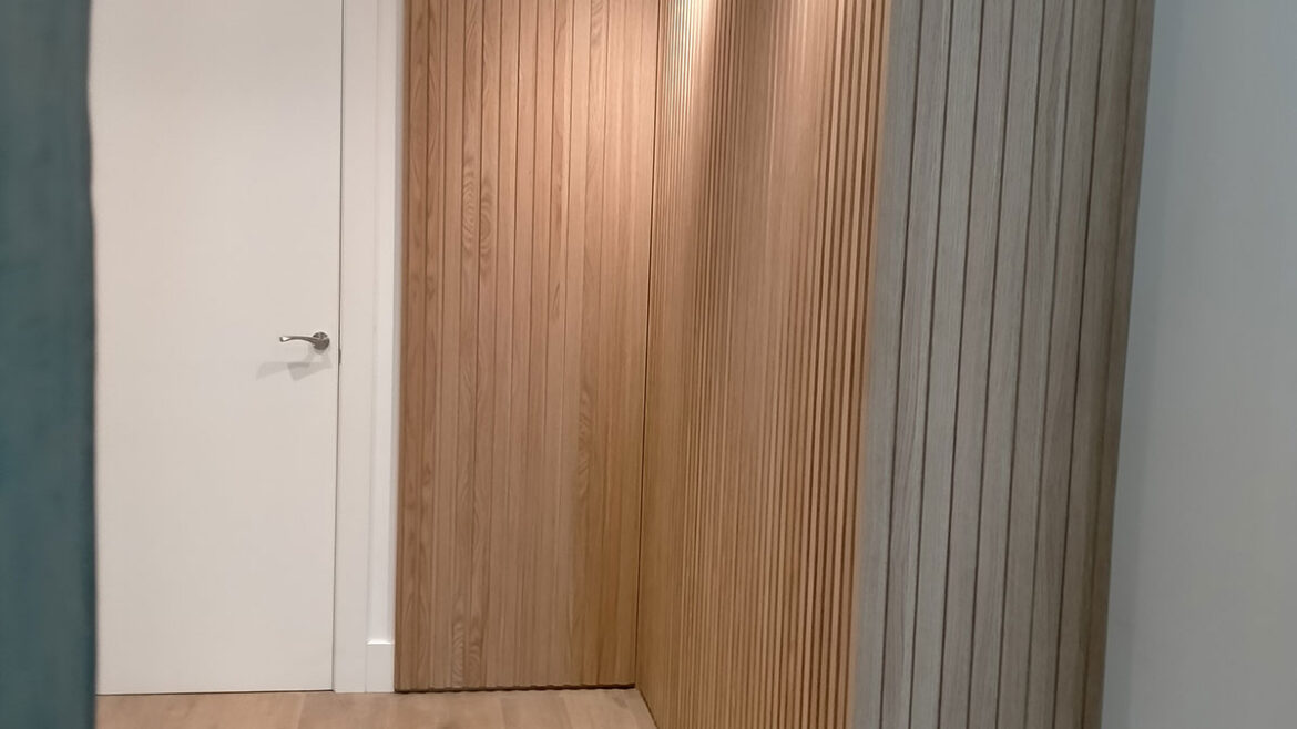 ARMARIO RECIBIDOR EN ROBLE