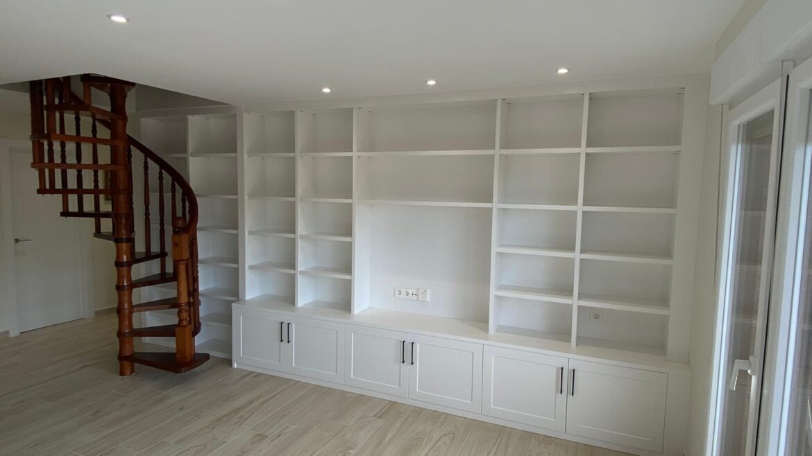 LIBRERÍA LACADA EN BLANCO